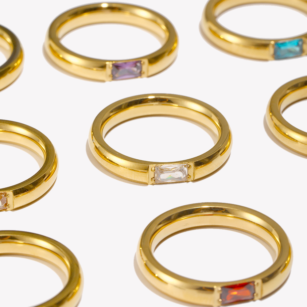 E.B.belle 18K Vergulde Glanzen - Birthstone Ring Set recensie en prijs