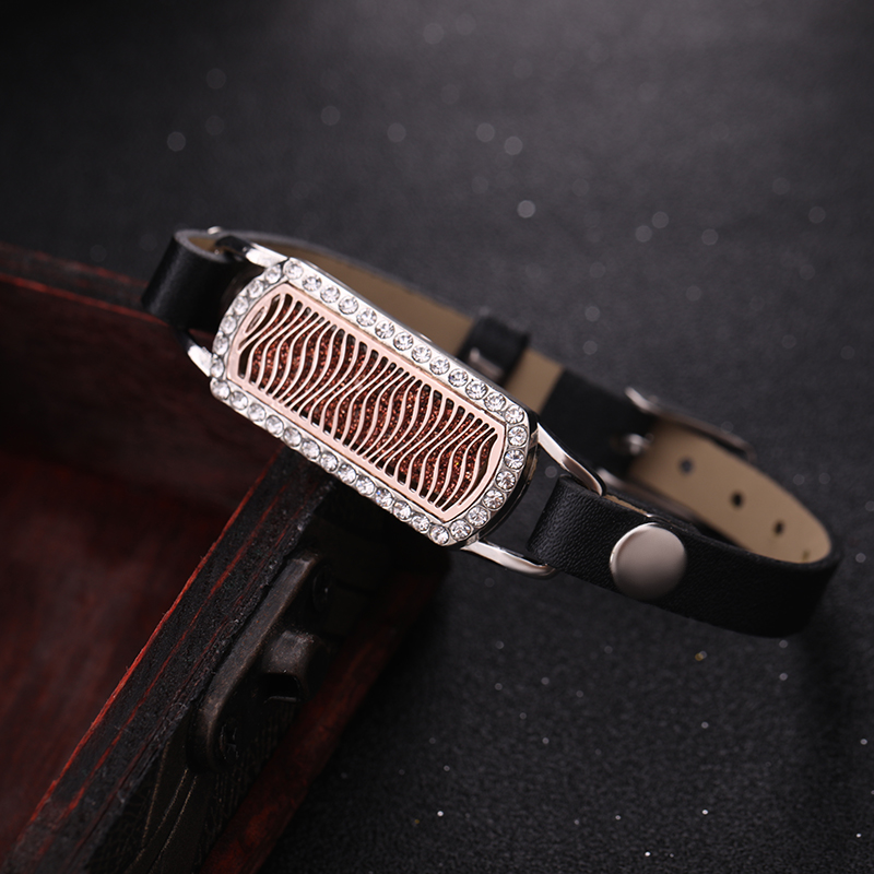 Nieuwe rechthoekige armband me - Jewelry Essentials Watches recensie en prijs